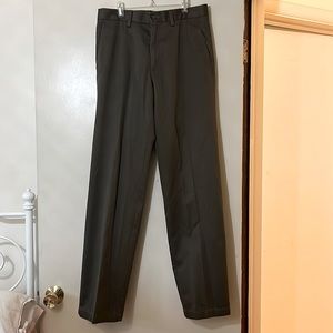 EUC Dockers D2 Men's Straight Fit Workday Khaki